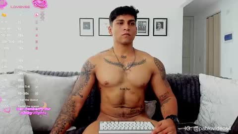 nicolas_montoya online show from February 26, 2026, 8:52 pm