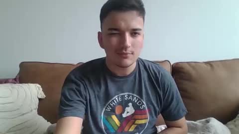 nicolasc32 online show from November 30, 2025, 7:07 pm