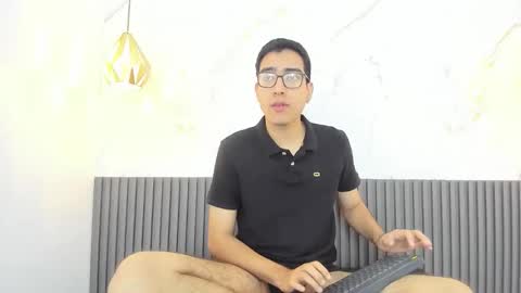 nicolasfine online show from January 14, 2026, 11:49 am