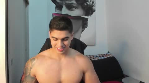 Snapshot of nicolasmuscle chatting on December 10, 2024, 11:08 pm Andres online show from December 10, 2024, 11:08 pm
