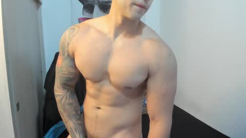 Snapshot of nicolasmuscle chatting on December 28, 2024, 10:55 pm Andres online show from December 28, 2024, 10:55 pm