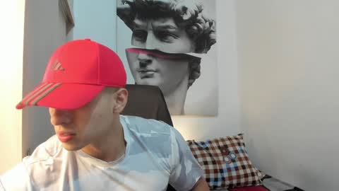 Snapshot of nicolasmuscle chatting on December 31, 2024, 10:56 pm Andres online show from December 31, 2024, 10:56 pm