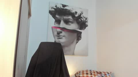 Snapshot of nicolasmuscle chatting on January 1, 2025, 1:58 am Andres online show from January 1, 2025, 1:58 am