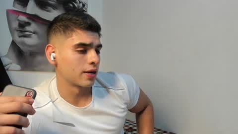 Snapshot of nicolasmuscle chatting on January 10, 2025, 12:06 am Andres online show from January 10, 2025, 12:06 am