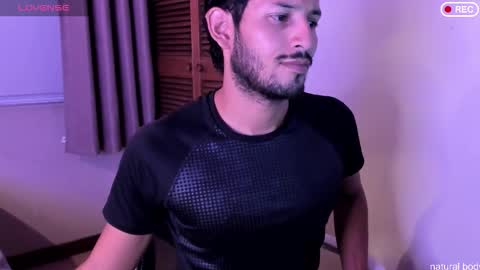 nicolasrodrii online show from October 26, 2025, 11:09 pm