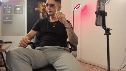 Snapshot of nicolass_fellener chatting on October 27, 2025, 4:27 am Nicolas Fellener online show from October 27, 2025, 4:27 am