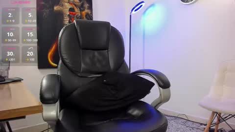 Snapshot of nicolass_fellener chatting on October 28, 2025, 6:17 am Nicolas Fellener online show from October 28, 2025, 6:17 am