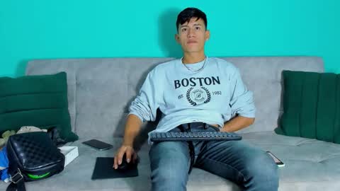 nicolastorres__ online show from October 23, 2025, 8:24 am