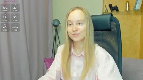 Nicoletta online show from November 25, 2025, 7:03 pm