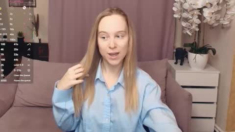 Nicoletta online show from February 2, 2026, 7:01 pm