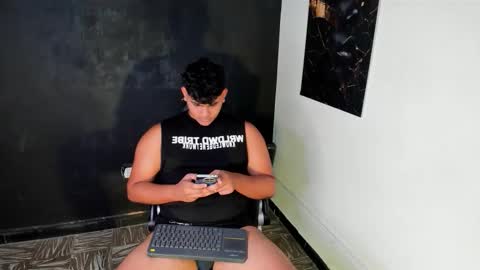 nicole_and_thiago1 online show from March 1, 2026, 8:33 pm