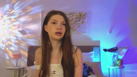 Nicole online show from November 22, 2025, 9:36 pm