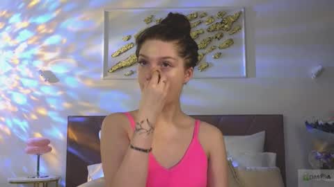 Nicole online show from December 3, 2025, 9:35 pm