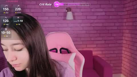 Snapshot of nicole_brownie chatting on April 18, 2026, 1:20 am Nicole online show from April 18, 2026, 1:20 am
