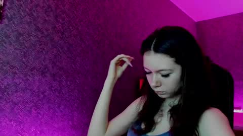 Snapshot of nicole_charm chatting on December 18, 2024, 12:43 am GMT7TueWedThSu 0300am-0900am. Sa 1000am-0400pm online show from December 18, 2024, 12:43 am