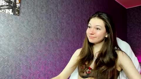 Snapshot of nicole_charm chatting on December 26, 2024, 3:27 am GMT7TueWedThSu 0300am-0900am. Sa 1000am-0400pm online show from December 26, 2024, 3:27 am