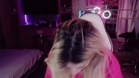 Nicole online show from June 16, 2026, 4:59 am