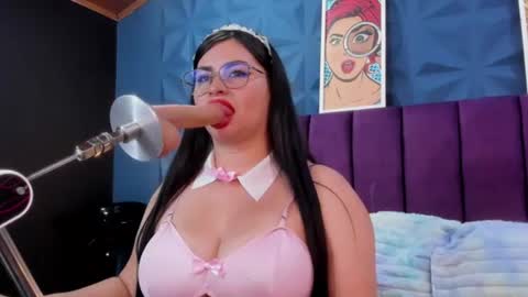 Nicole online show from July 9, 2026, 2:59 am
