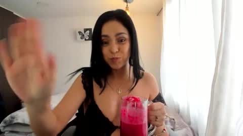 Nicole online show from April 8, 2026, 2:39 pm