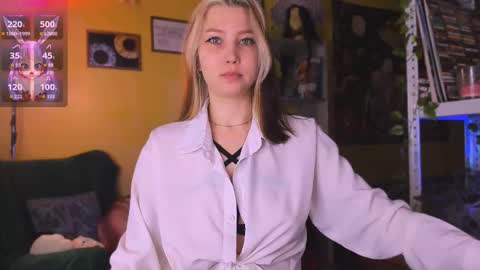 Nicole online show from November 9, 2025, 4:22 am