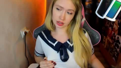 Nicole online show from October 30, 2025, 10:10 pm