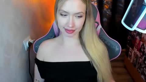 Nicole online show from November 4, 2025, 3:00 pm