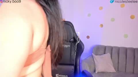 Nicole online show from June 3, 2026, 2:14 am