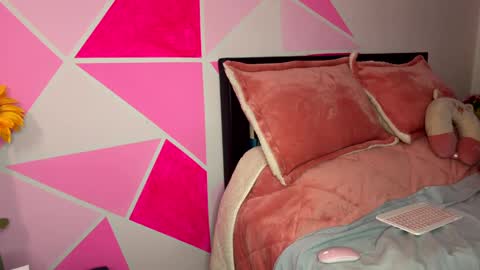 Snapshot of nicole_wc chatting on September 29, 2025, 4:17 am Nicole online show from September 29, 2025, 4:17 am