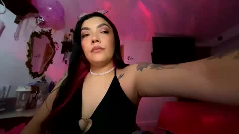Nicole online show from May 17, 2026, 4:21 am