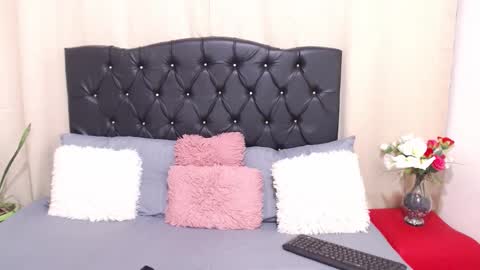 Nicole Chanel online show from November 26, 2025, 11:00 am