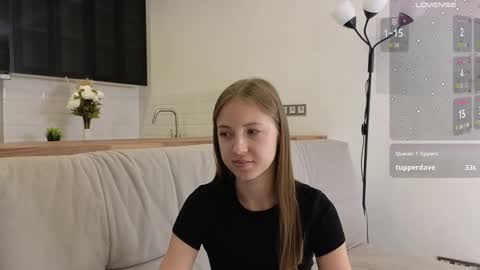 Snapshot of nicolecollard chatting on October 7, 2025, 2:03 pm Nicole online show from October 7, 2025, 2:03 pm