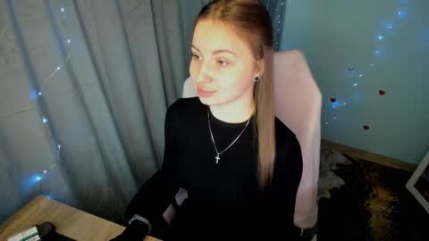 Snapshot of nicoledior_ chatting on February 11, 2026, 7:24 am Nicole online show from February 11, 2026, 7:24 am