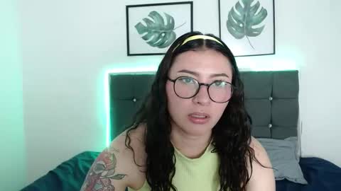 Snapshot of nicolee_8 chatting on September 24, 2025, 2:26 am nicolee_8 online show from September 24, 2025, 2:26 am