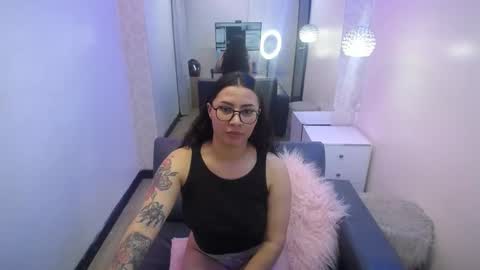 Snapshot of nicolee_8 chatting on September 28, 2025, 2:17 am nicolee_8 online show from September 28, 2025, 2:17 am