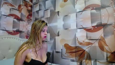 nicolee millerr online show from January 15, 2025, 3:18 pm