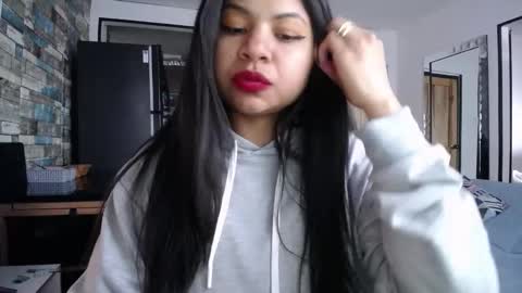 Nicole online show from October 12, 2025, 6:29 pm