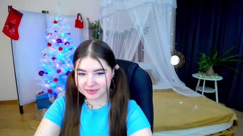 nicolefoxery online show from December 8, 2024, 6:17 pm