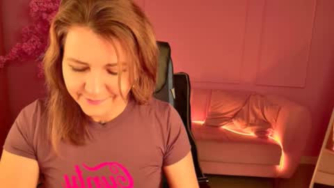 nicolehits online show from November 7, 2025, 5:29 am