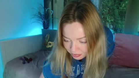 Snapshot of nicolelinharts chatting on February 6, 2025, 2:58 pm Birthday online show from February 6, 2025, 2:58 pm