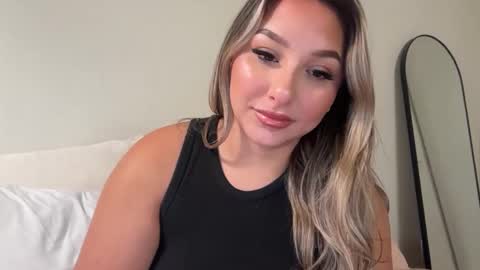 Snapshot of nicolelovesyou444 chatting on September 24, 2025, 11:35 am nicolelovesyou444 online show from September 24, 2025, 11:35 am