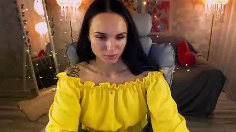 Nicole online show from June 26, 2026, 6:56 pm