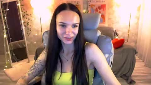 Nicole online show from July 6, 2026, 5:26 pm