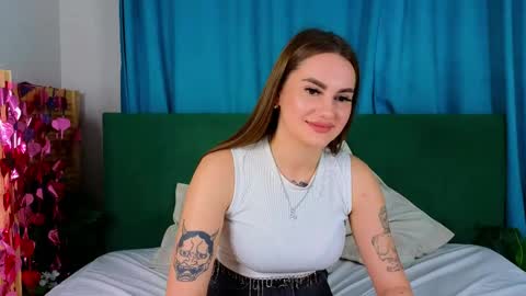 Nicole online show from April 17, 2026, 8:01 pm