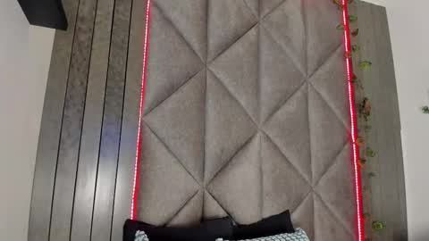 N I C O L E T  online show from January 15, 2026, 7:39 pm