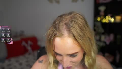 Snapshot of nicolette__shea_ chatting on December 22, 2024, 5:21 pm nicolette__shea_ online show from December 22, 2024, 5:21 pm