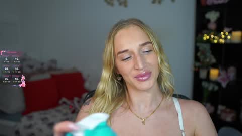 Snapshot of nicolette__shea_ chatting on December 29, 2024, 1:49 pm nicolette__shea_ online show from December 29, 2024, 1:49 pm