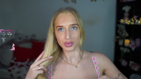 Snapshot of nicolette__shea_ chatting on January 6, 2025, 2:03 pm nicolette__shea_ online show from January 6, 2025, 2:03 pm