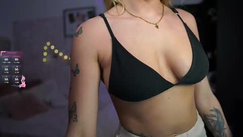 Snapshot of nicolette__shea_ chatting on February 19, 2025, 2:12 pm nicolette__shea_ online show from February 19, 2025, 2:12 pm