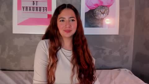 nicolle_evanss_ online show from October 9, 2025, 11:41 am