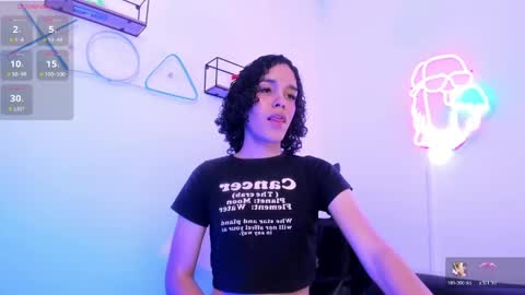 nicolle_smithh_ online show from April 5, 2026, 2:31 am